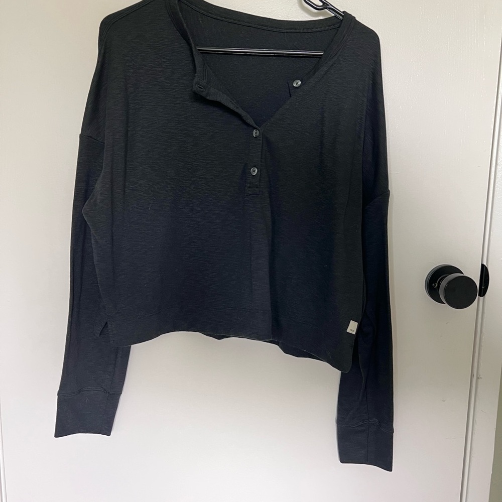 Vuori Long Sleeve Sunrise Oversize Henley - Black - Size M